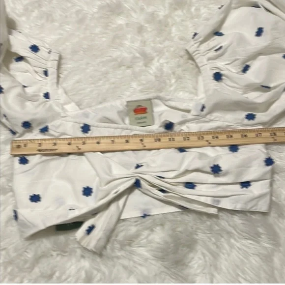 FARM Rio White and Blue Puff Sleeve Crop Top - Picture 3 of 9